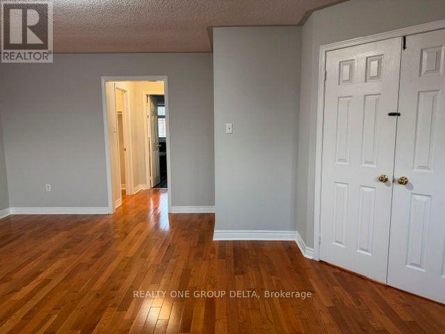 Upper - 24 Arborview Crescent, Toronto, Ontario  M9W 7B3 - Photo 29 - W13702564