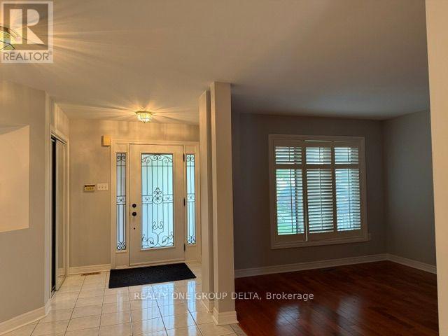Upper - 24 Arborview Crescent, Toronto, Ontario  M9W 7B3 - Photo 5 - W13702564