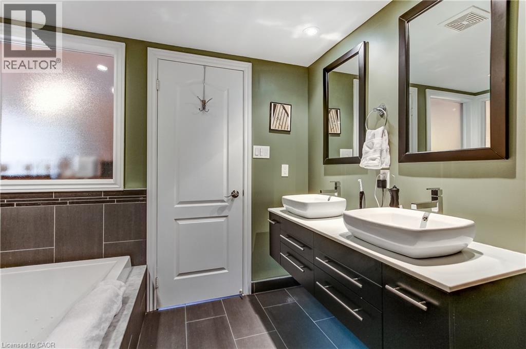 1084 W Queen Street W Unit# 8b, Mississauga, Ontario  L5H 4K4 - Photo 26 - 40830226