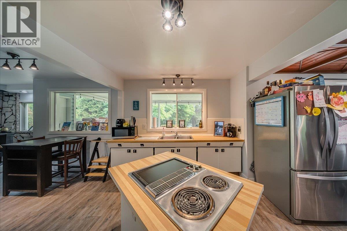 814 16th Avenue, Genelle, British Columbia  V0G 1G0 - Photo 13 - 10397568