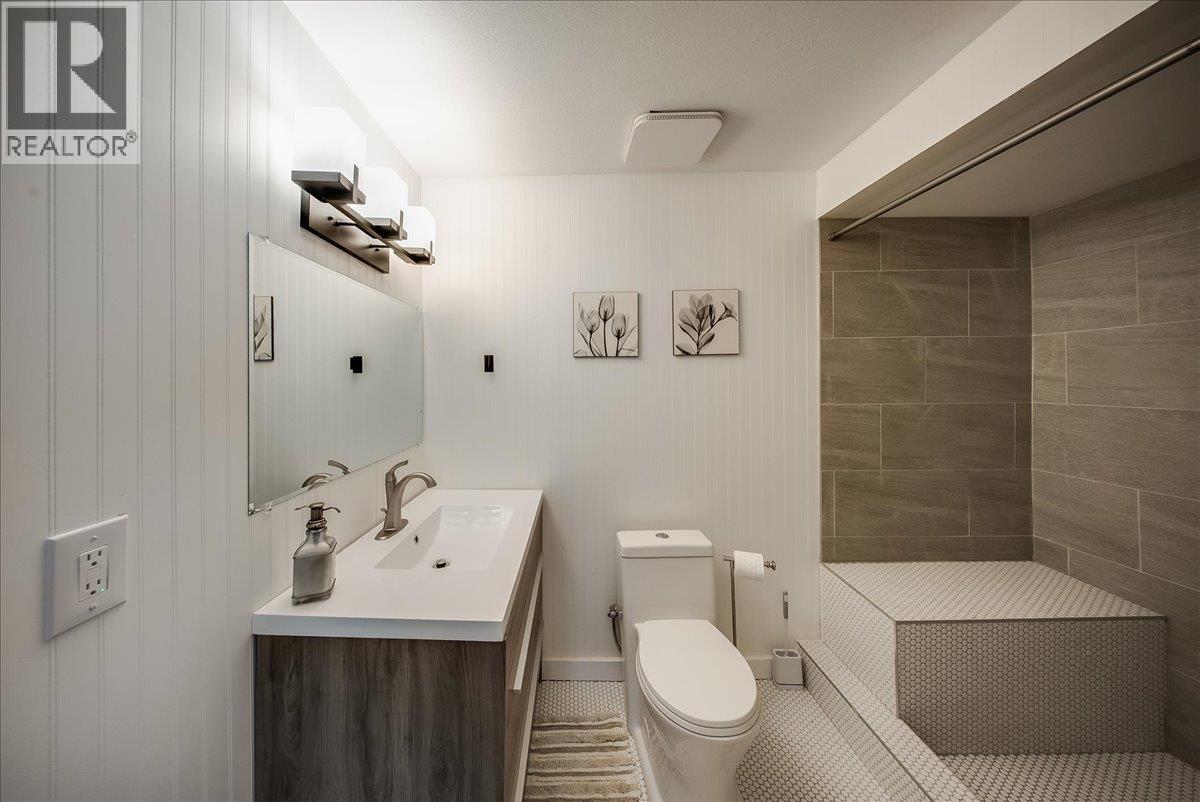 814 16th Avenue, Genelle, British Columbia  V0G 1G0 - Photo 35 - 10397568