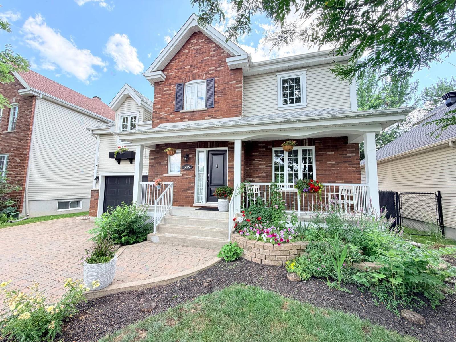 305 Rue Louis-Bariteau La Prairie Quebec Canada J5R6H5 2