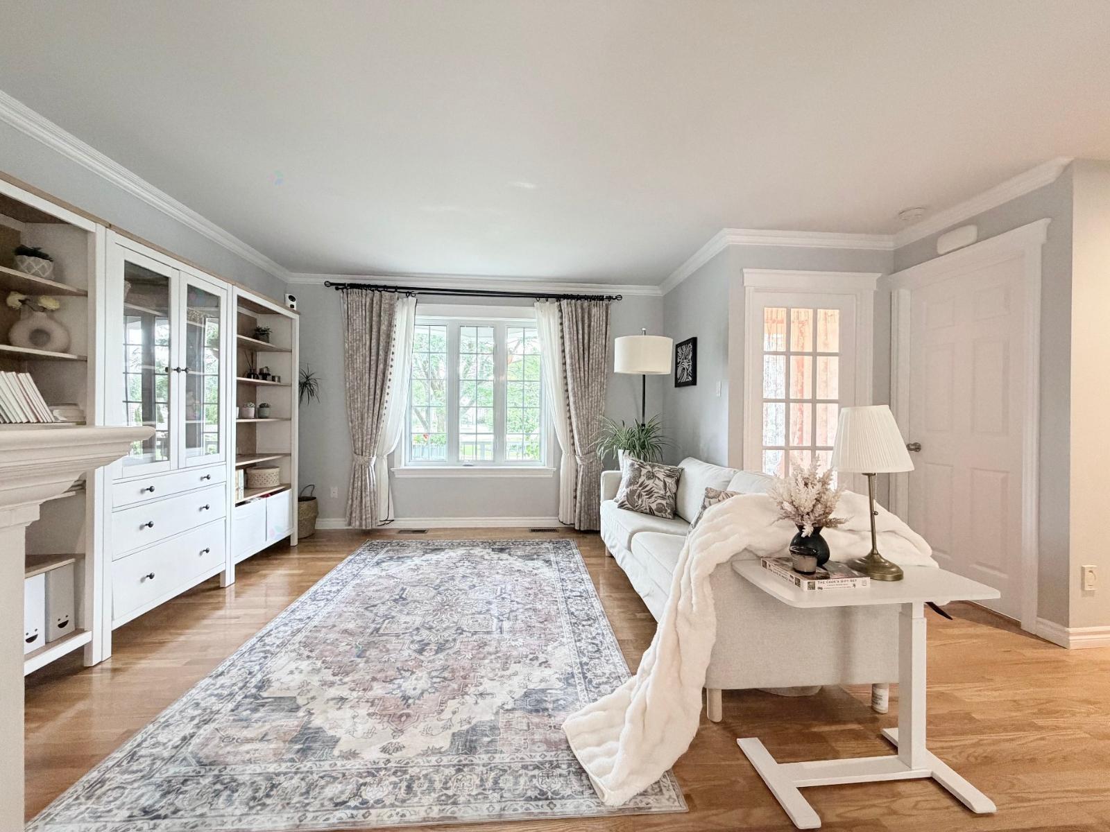 305 Rue Louis-Bariteau La Prairie Quebec Canada J5R6H5 5