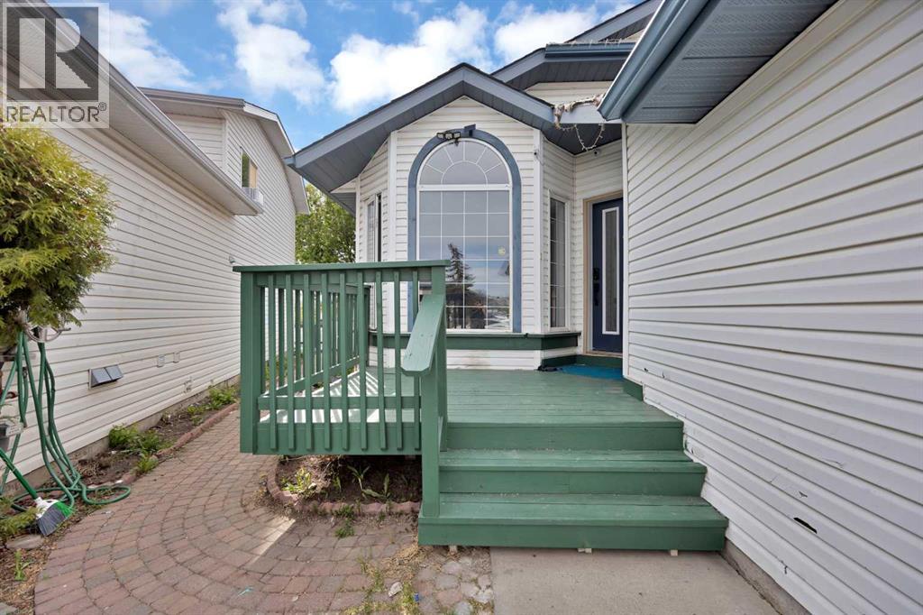 100 San Diego Green Ne, Calgary, Alberta  T1Y 7C5 - Photo 4 - A2316244