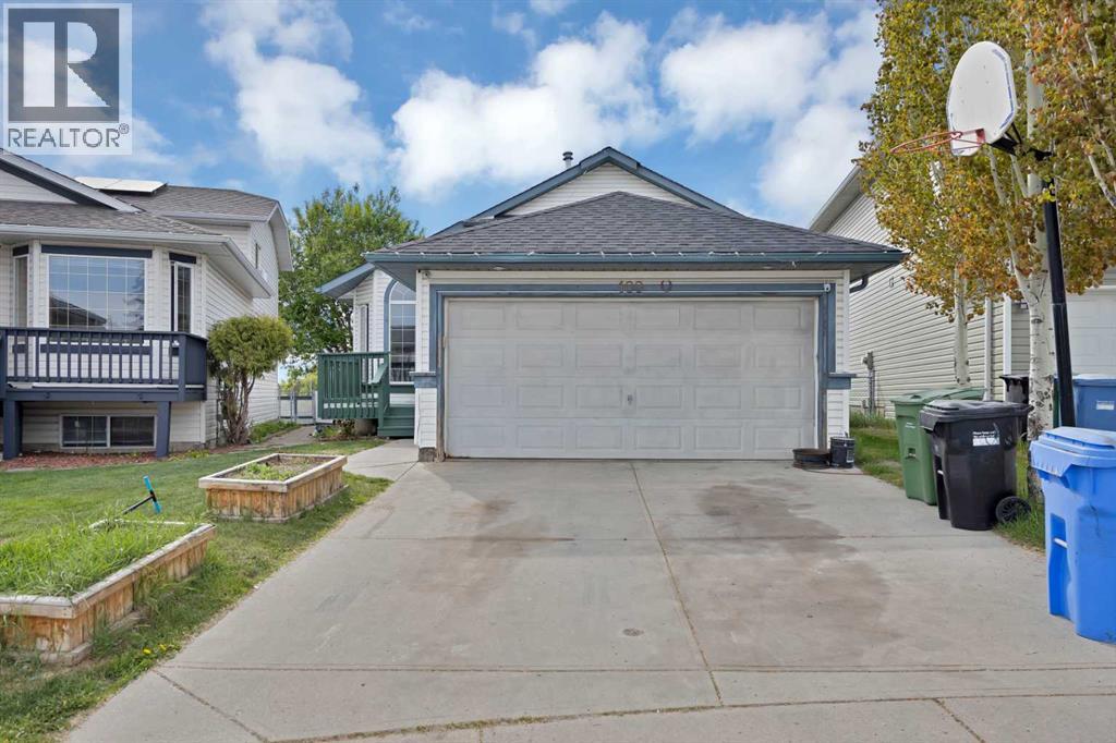 100 San Diego Green Ne, Calgary, Alberta  T1Y 7C5 - Photo 3 - A2316244