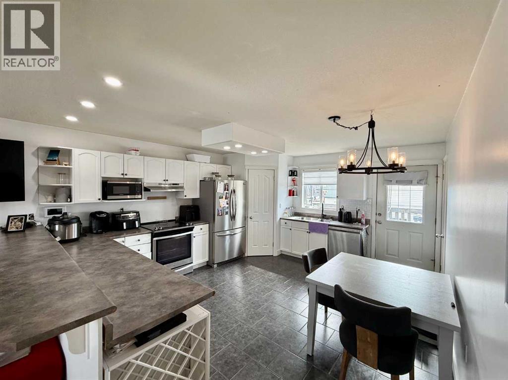 106 Atkinson Lane, Fort Mcmurray, Alberta  t9j 1g8 - Photo 4 - A2303708