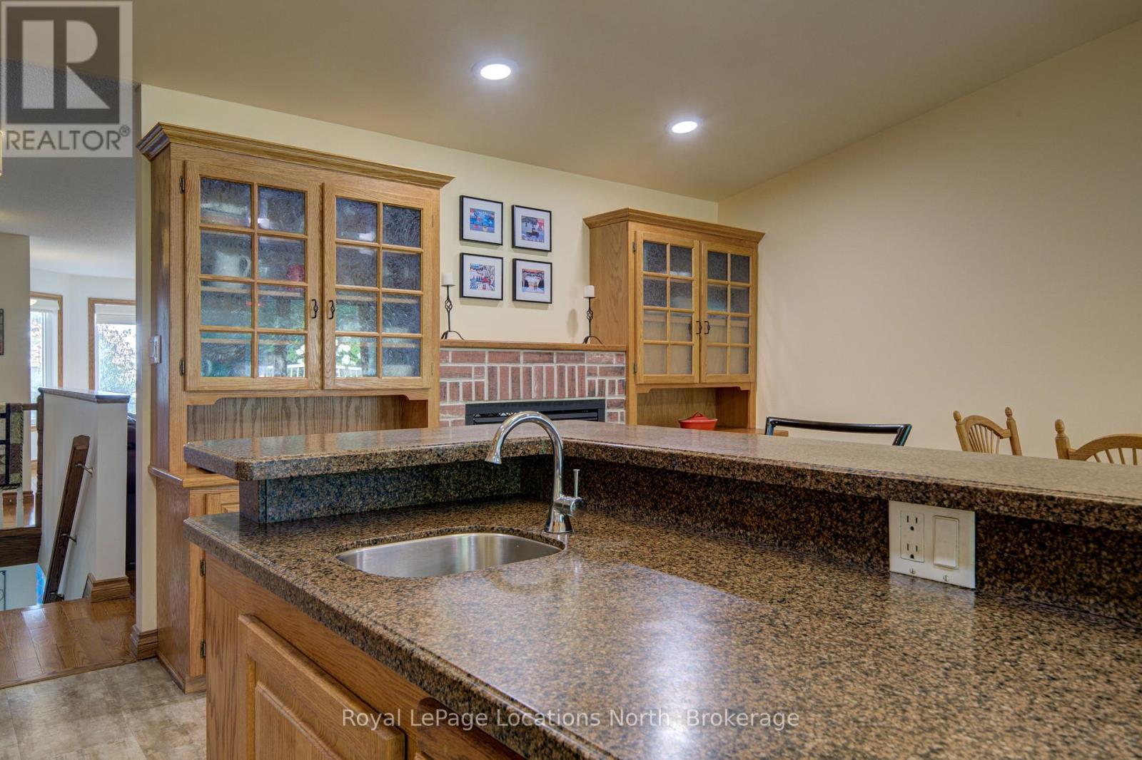 2225 Tiny Beaches Road S, Tiny, Ontario  L0L 1P0 - Photo 20 - S13702330