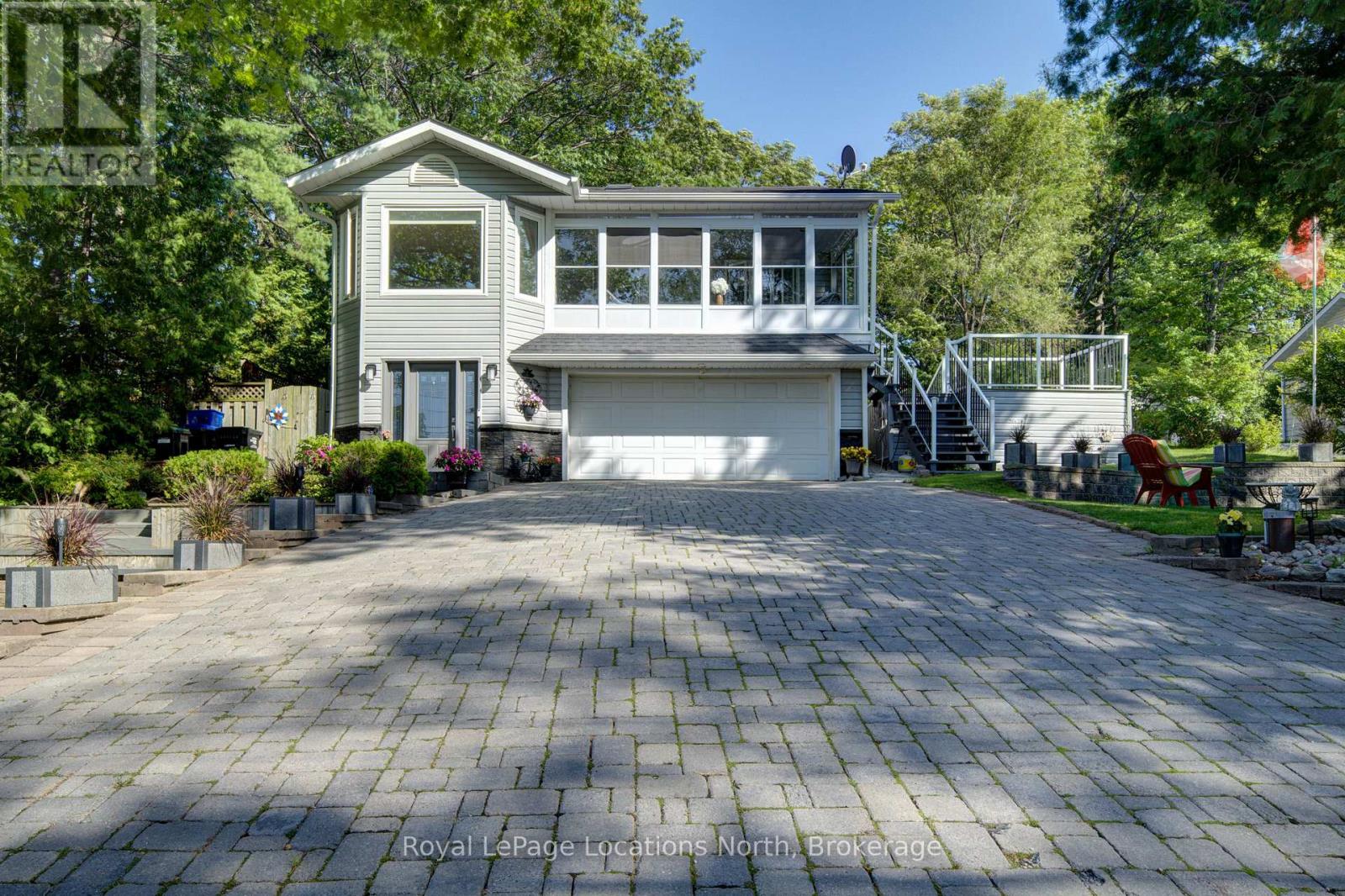 2225 Tiny Beaches Road S, Tiny, Ontario  L0L 1P0 - Photo 2 - S13702330