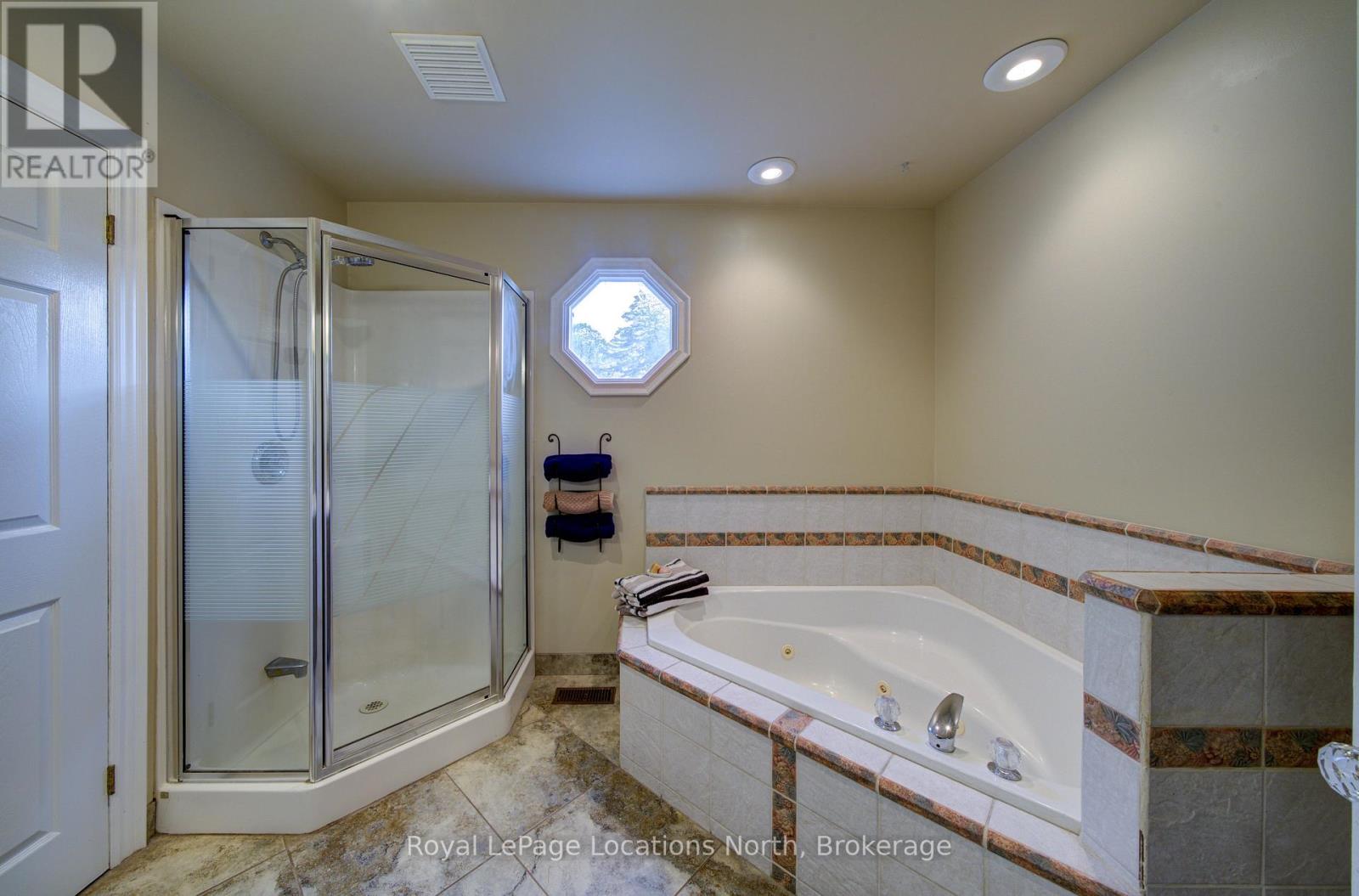 2225 Tiny Beaches Road S, Tiny, Ontario  L0L 1P0 - Photo 29 - S13702330