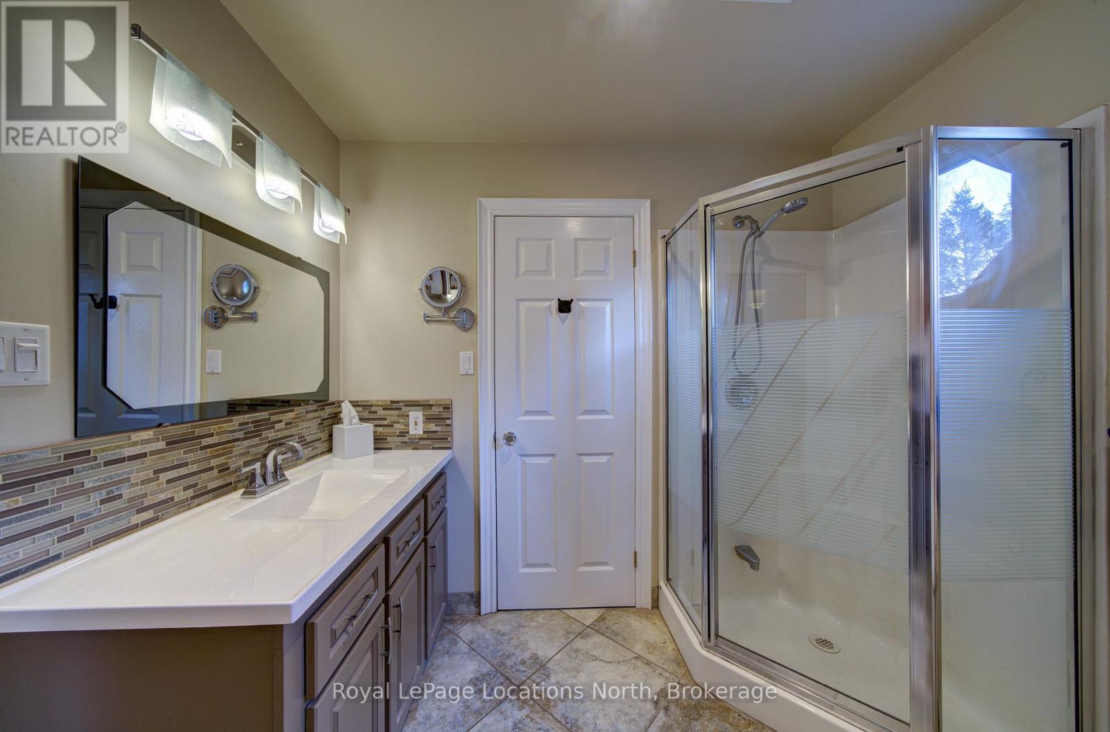 2225 Tiny Beaches Road S, Tiny, Ontario  L0L 1P0 - Photo 28 - S13702330