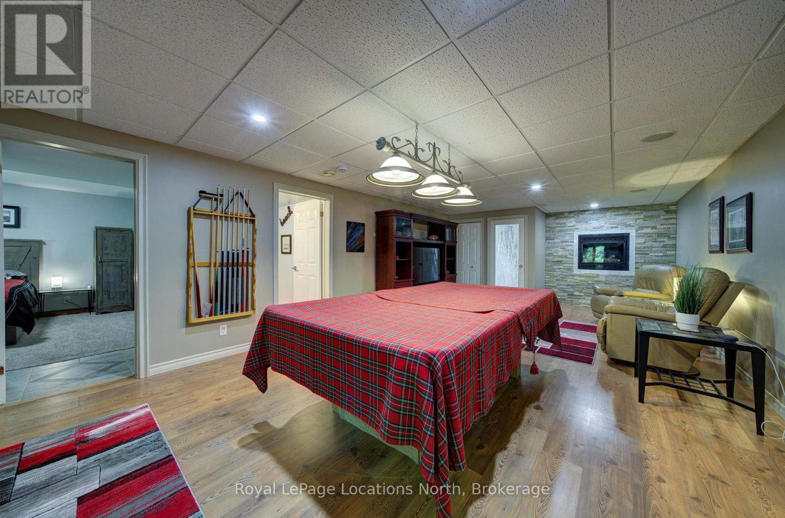 2225 Tiny Beaches Road S, Tiny, Ontario  L0L 1P0 - Photo 35 - S13702330