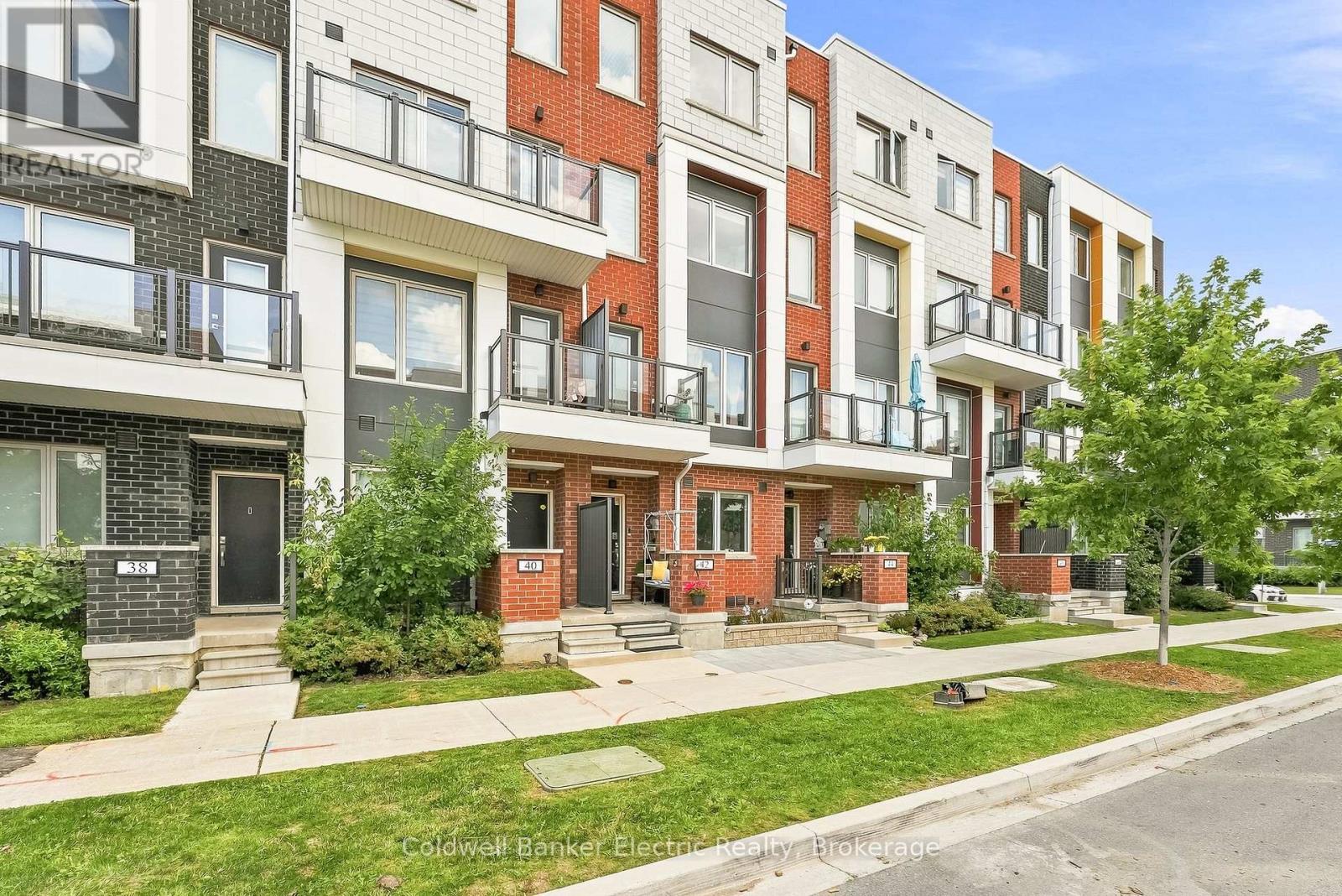 42 William Duncan Road, Toronto, Ontario M3K 0C5 - Photo 4 - W13702576