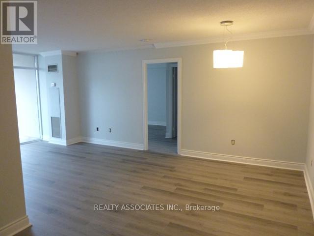 801 - 880 Grandview Way, Toronto, Ontario M2N 7B2 - Photo 4 - C13702578