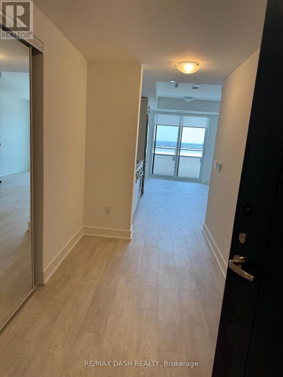 1742 - 2545 Simcoe Street N, Oshawa, Ontario L1L 0W3 - Photo 2 - E13702592
