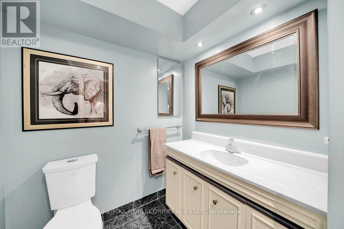 3 Castlehill Road, Vaughan, Ontario  L6A 1P3 - Photo 37 - N13702632