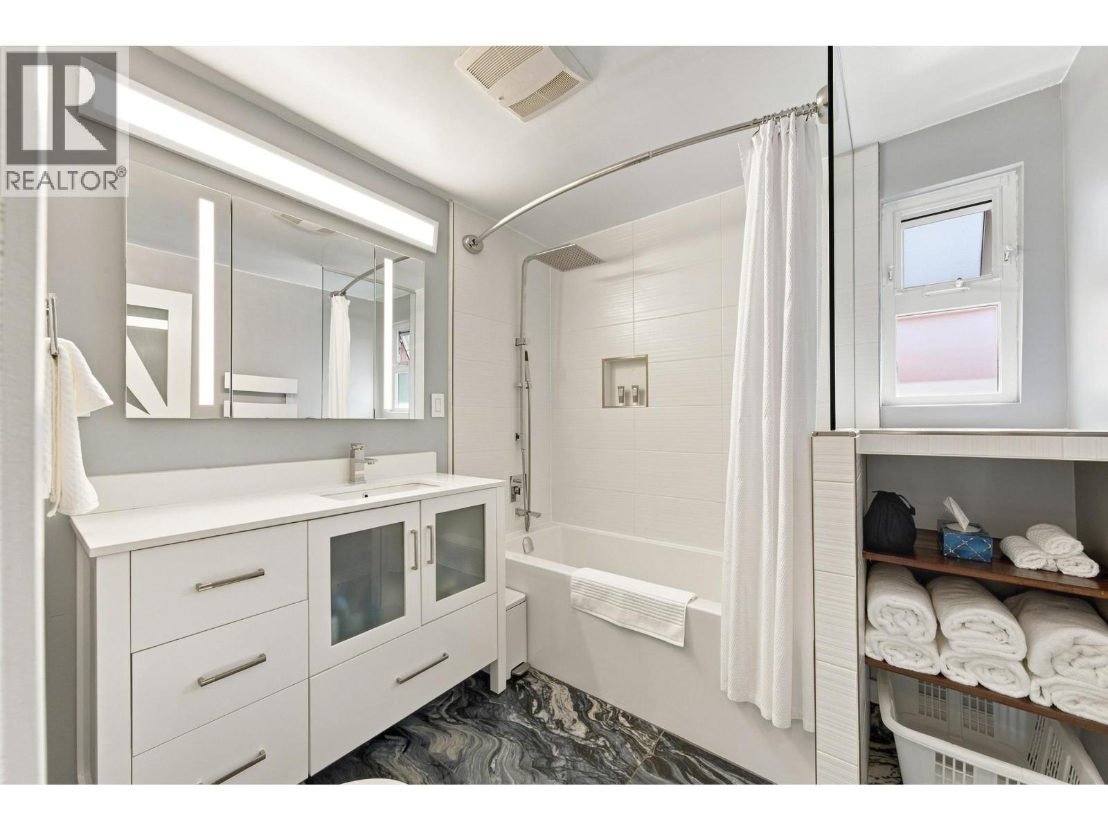 A23 415 W Esplanade Avenue, North Vancouver, British Columbia  V7M 1A6 - Photo 10 - R3157965