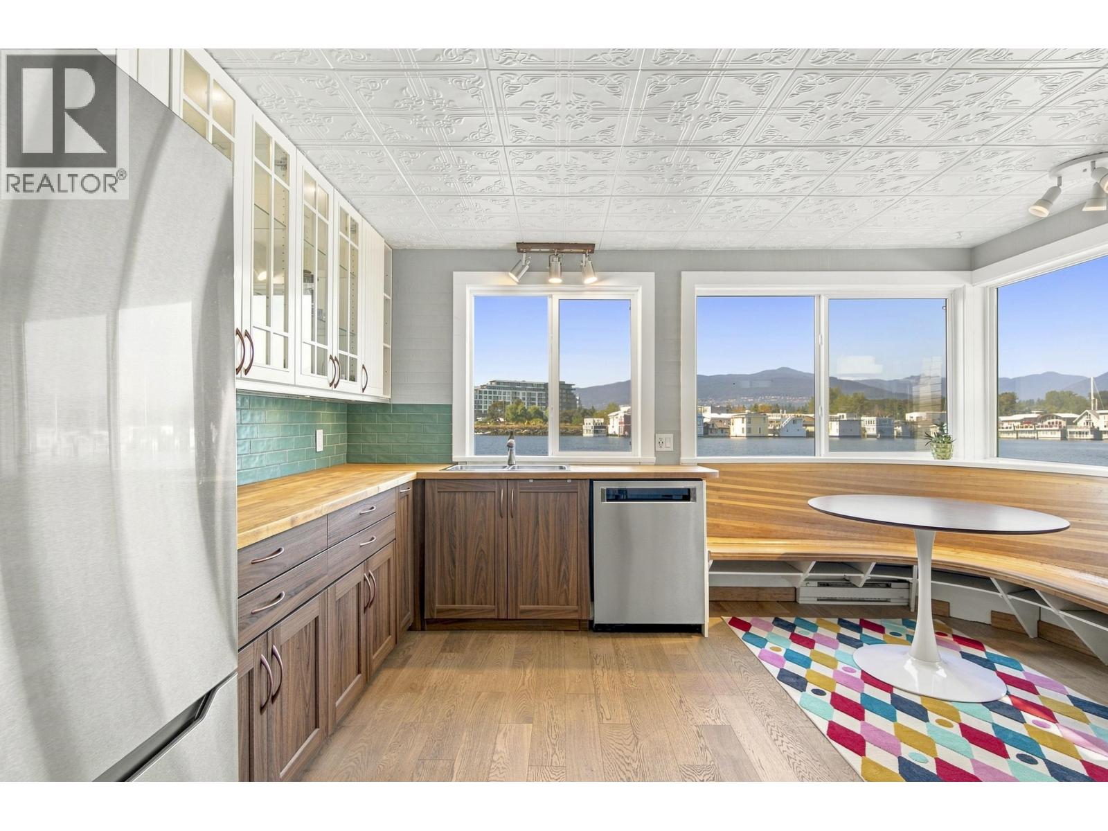 A23 415 W Esplanade Avenue, North Vancouver, British Columbia  V7M 1A6 - Photo 4 - R3157965