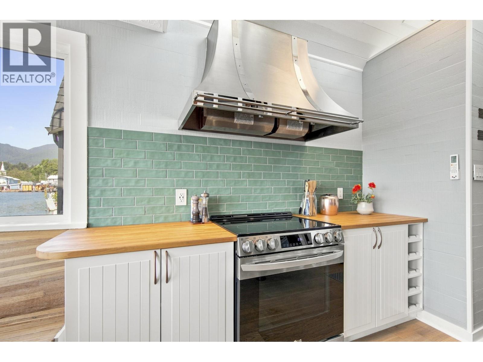 A23 415 W Esplanade Avenue, North Vancouver, British Columbia  V7M 1A6 - Photo 5 - R3157965