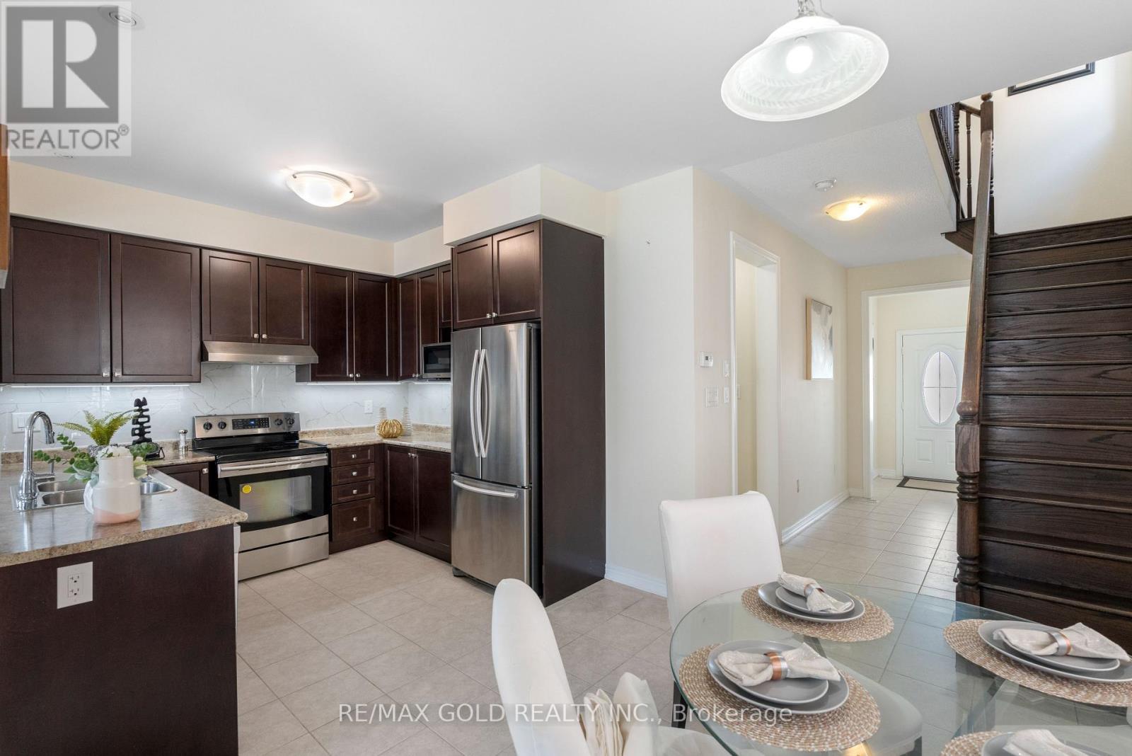 15 Antibes Drive, Brampton, Ontario  L6X 5H4 - Photo 9 - W13702580