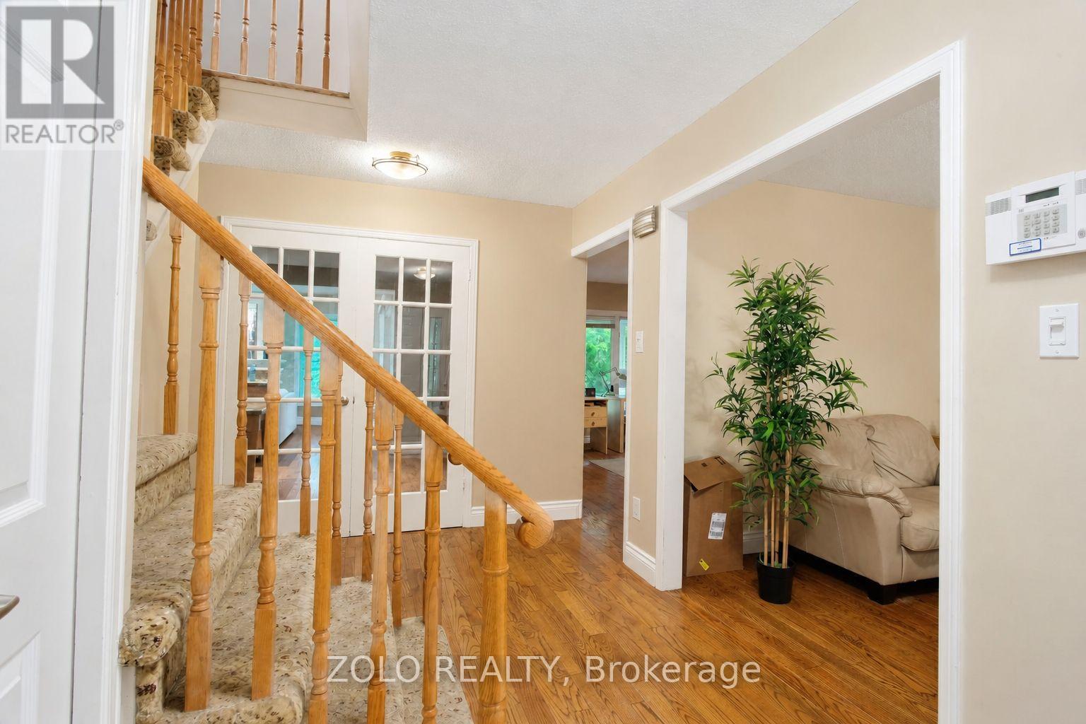 4084 Rolling Valley Drive, Mississauga (Erin Mills), Ontario  L5L 2K8 - Photo 2 - W13702584