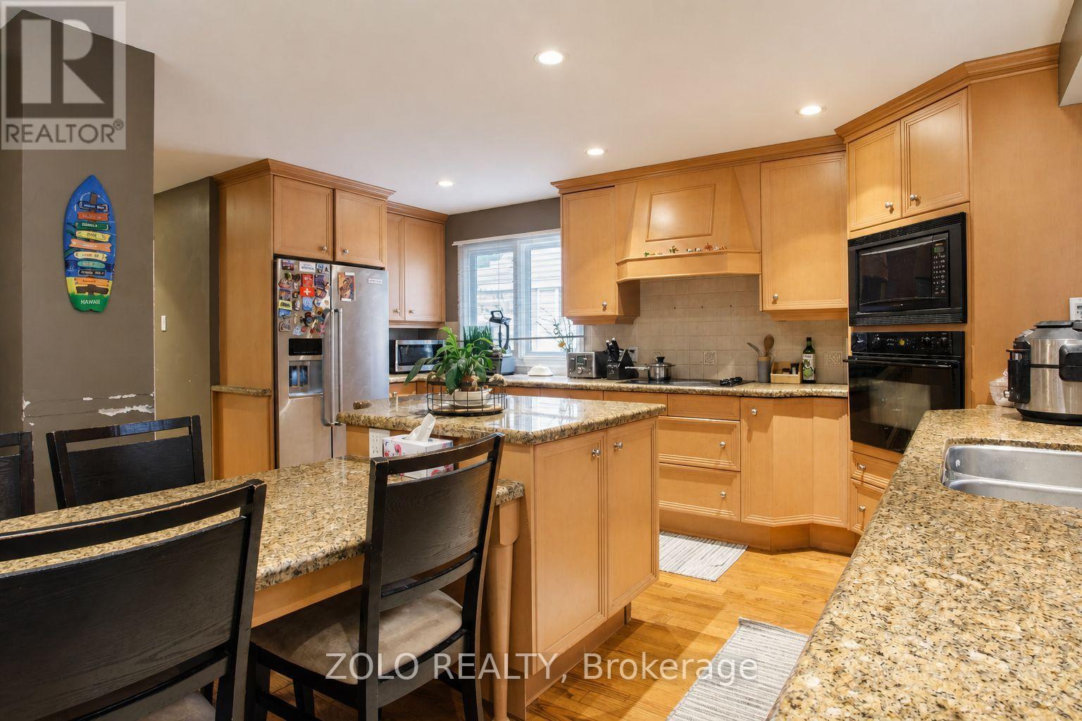 4084 Rolling Valley Drive, Mississauga (Erin Mills), Ontario  L5L 2K8 - Photo 3 - W13702584