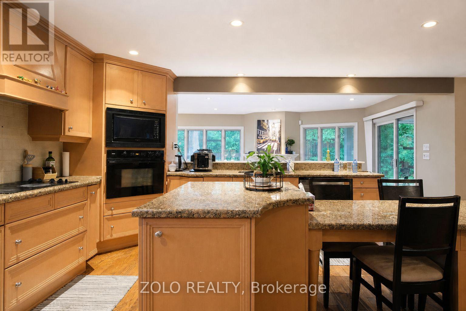 4084 Rolling Valley Drive, Mississauga (Erin Mills), Ontario  L5L 2K8 - Photo 5 - W13702584