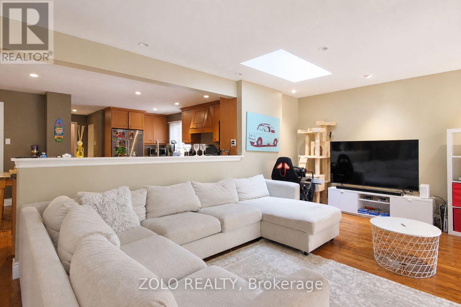 4084 Rolling Valley Drive, Mississauga (Erin Mills), Ontario  L5L 2K8 - Photo 6 - W13702584