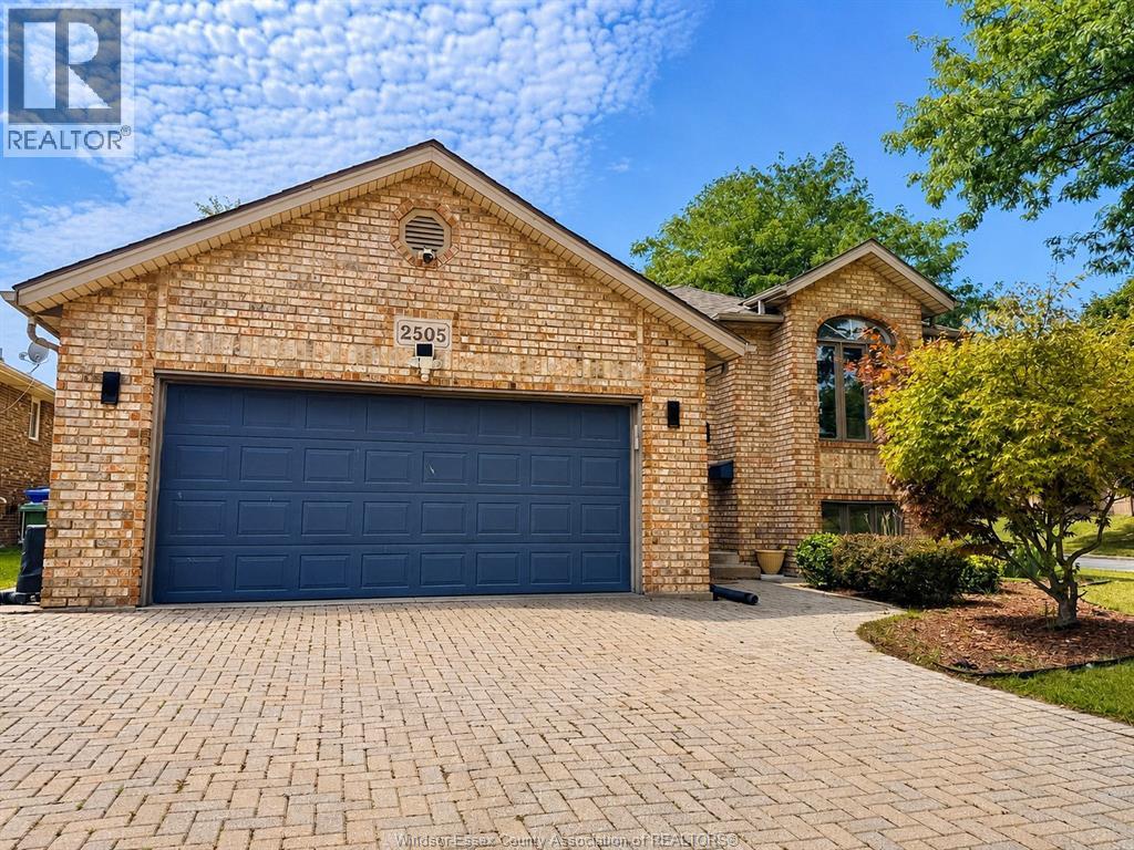 2505 ST CLAIR AVENUE, Windsor, Ontario