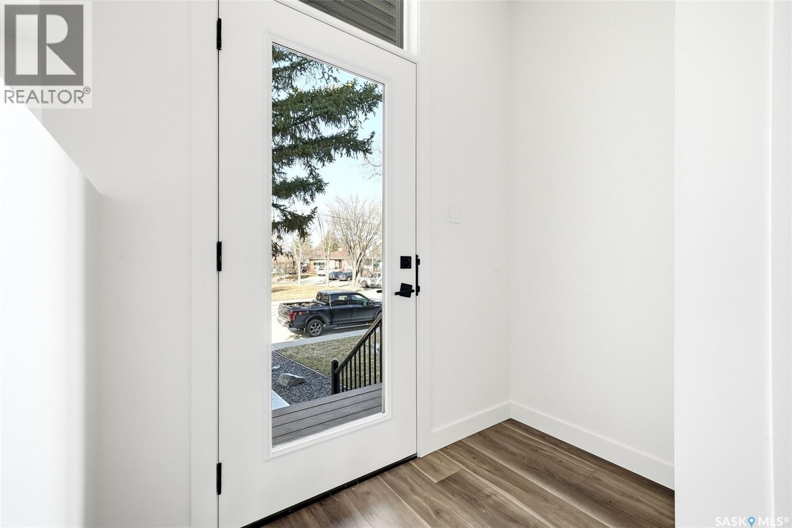 3917 Qu'appelle Drive, Regina, Saskatchewan  S4S 0E1 - Photo 3 - SK046349
