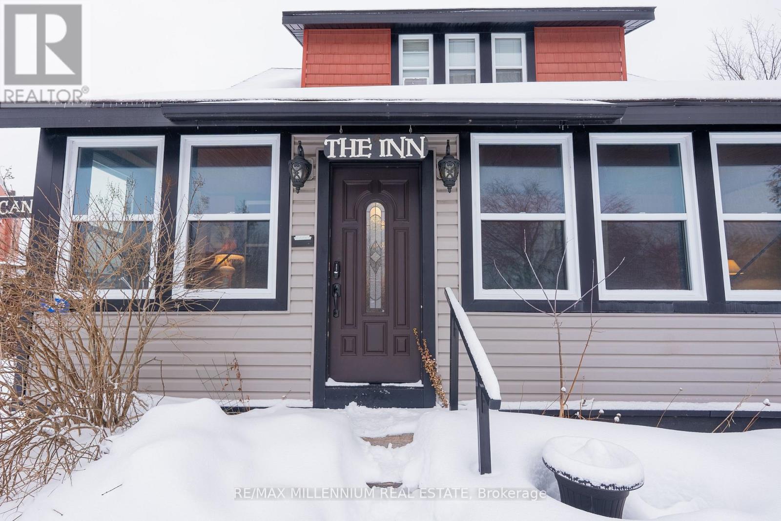 830 Muskoka Road S, Gravenhurst, Ontario P1P 1K3 - Photo 2 - X13702604