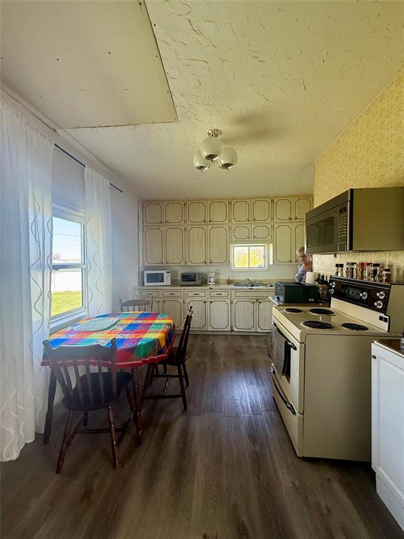 27 Neil Street Kelwood Manitoba Canada R0J0Y0 5