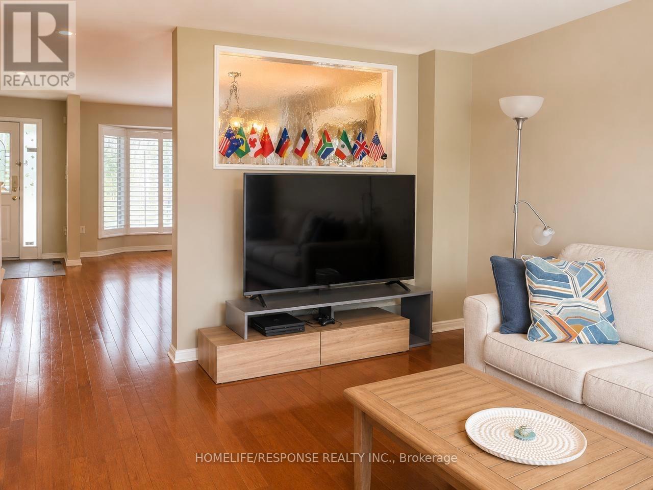 5156 Oakley Drive, Burlington, Ontario  L7L 6P1 - Photo 5 - W13701802