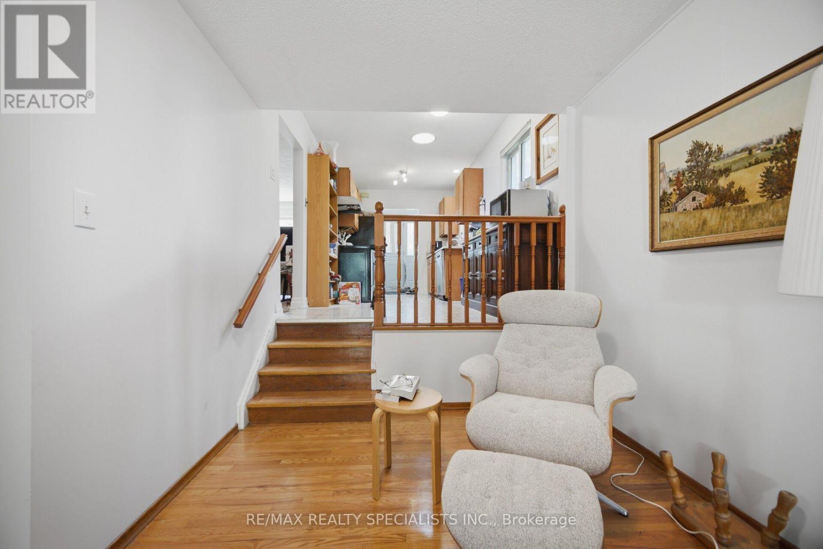 3637 Chiplow Road, Mississauga, Ontario  L4X 2R1 - Photo 5 - W13702022