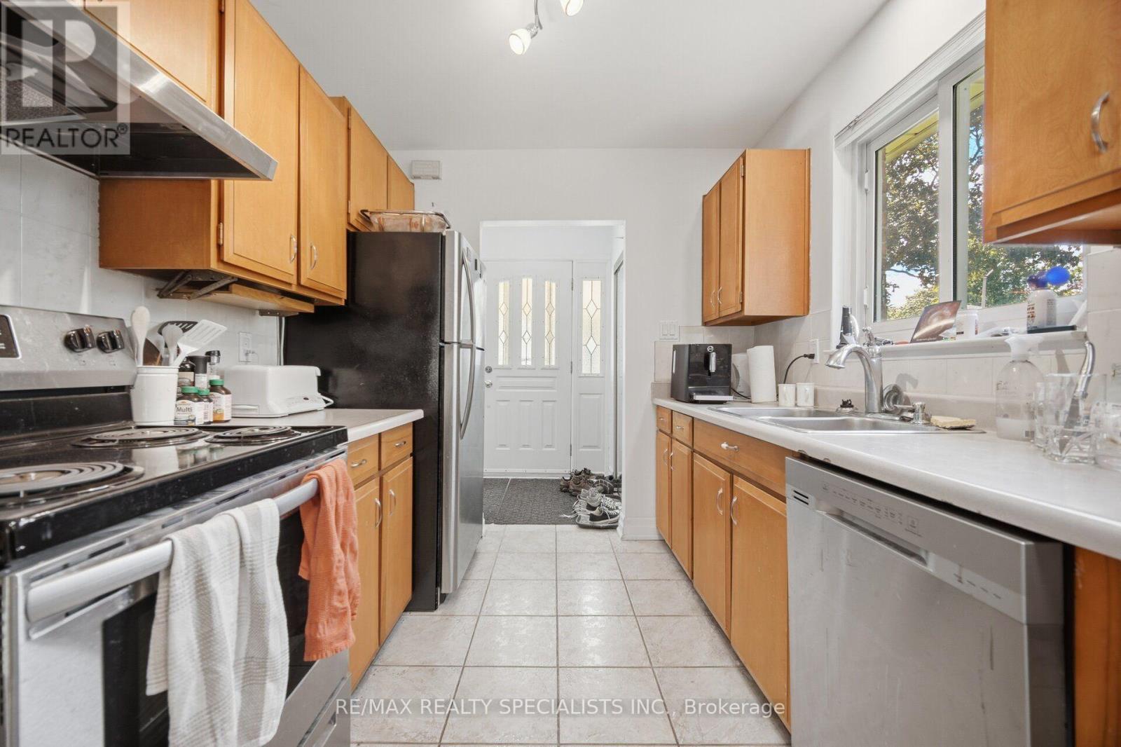 3637 Chiplow Road, Mississauga, Ontario  L4X 2R1 - Photo 4 - W13702022
