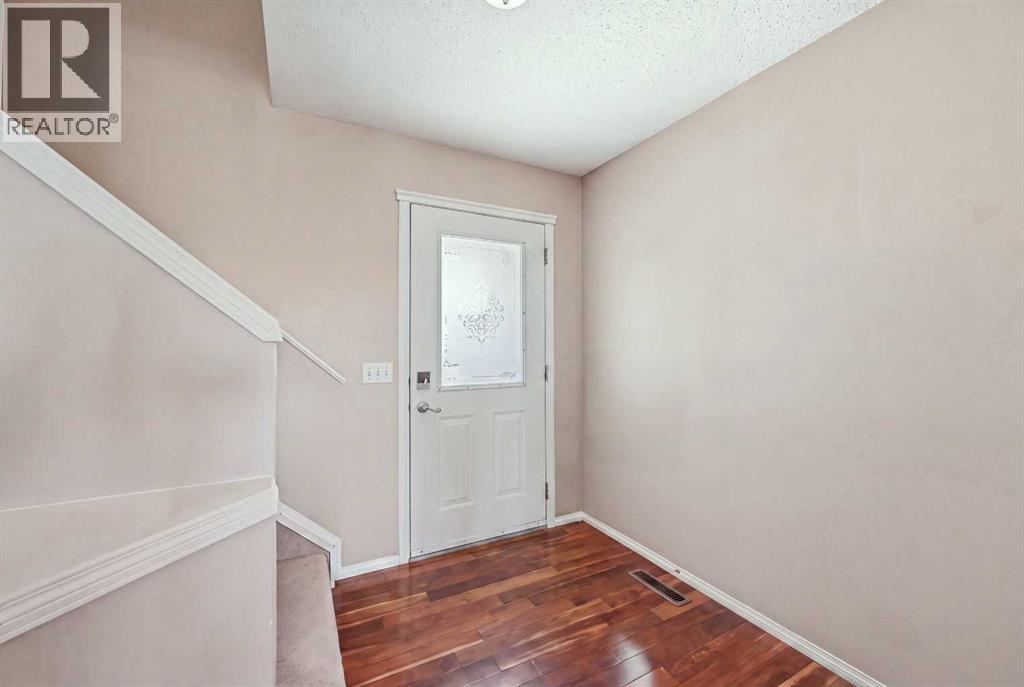 86 Saddlecrest Close NE, Calgary, Alberta  T3J 5B6 - Photo 9 - A2337362