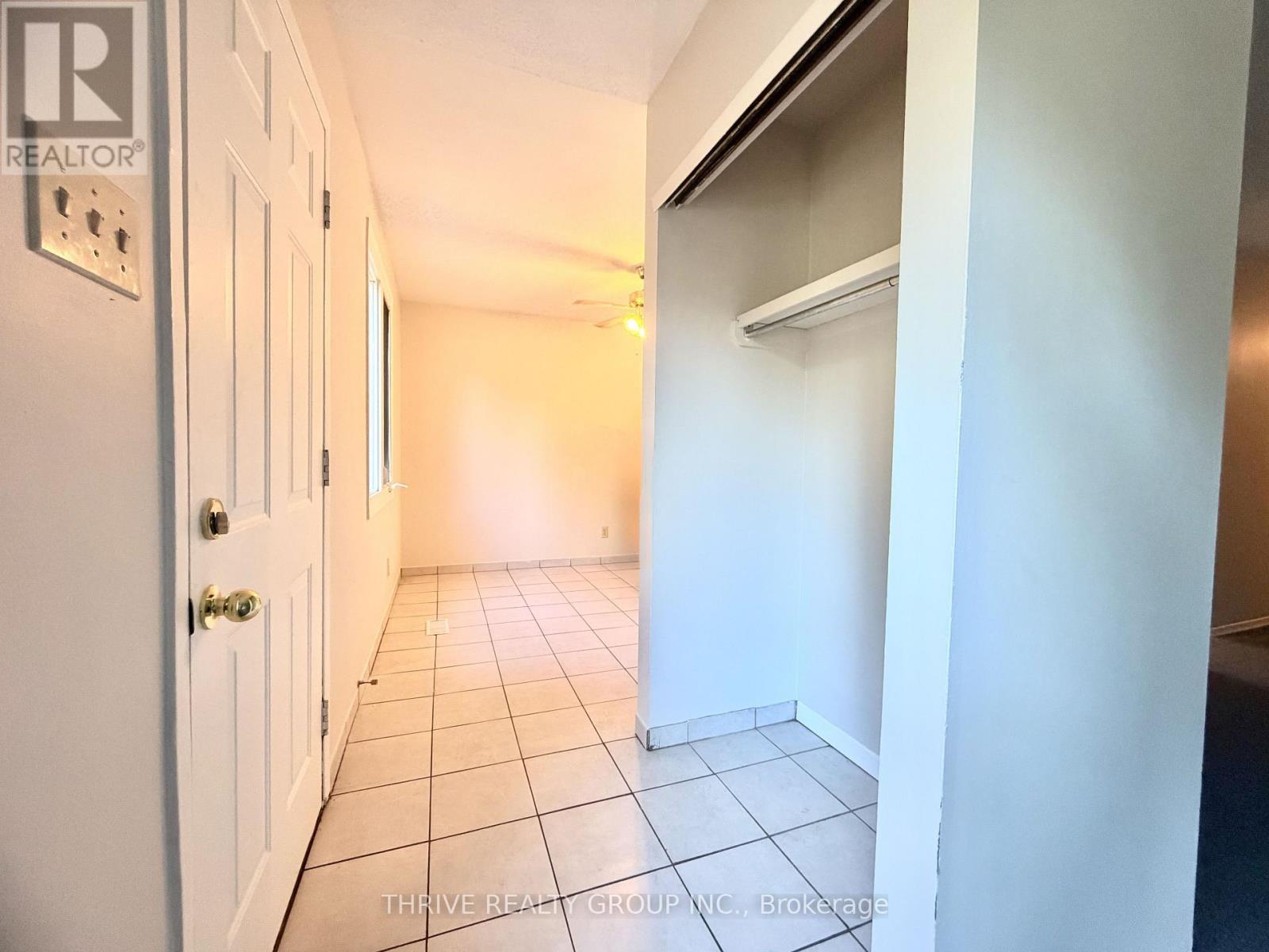 202 Muriel Crescent, London South, Ontario  N6E 2K6 - Photo 2 - X13702706