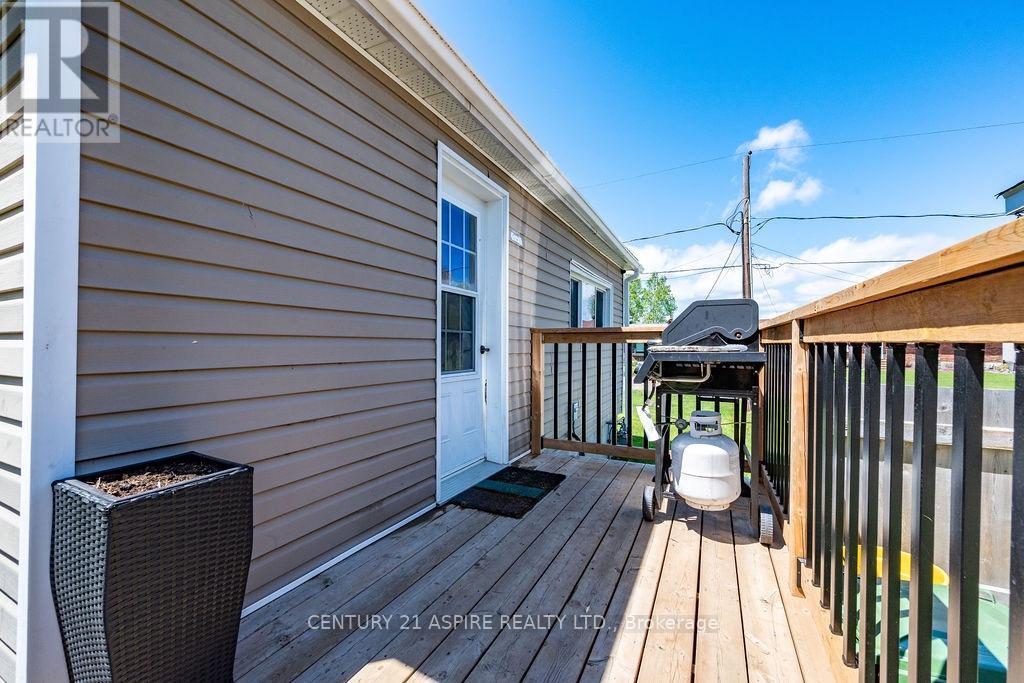 20 Hilda Street, Petawawa, Ontario  K8H 1T6 - Photo 7 - X13702676