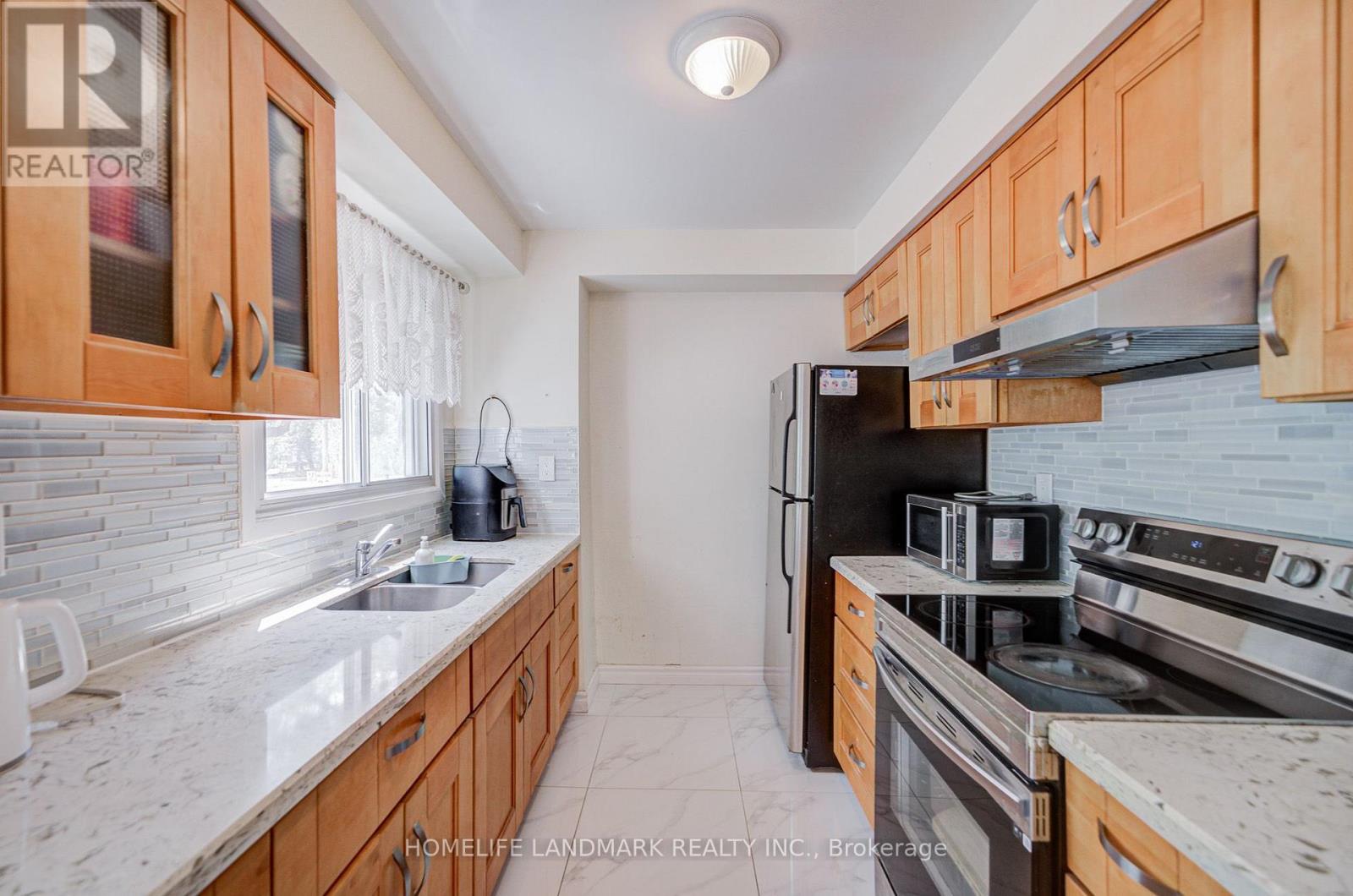 6 Thunder Grove, Toronto, Ontario  M1V 1V6 - Photo 11 - E13702718