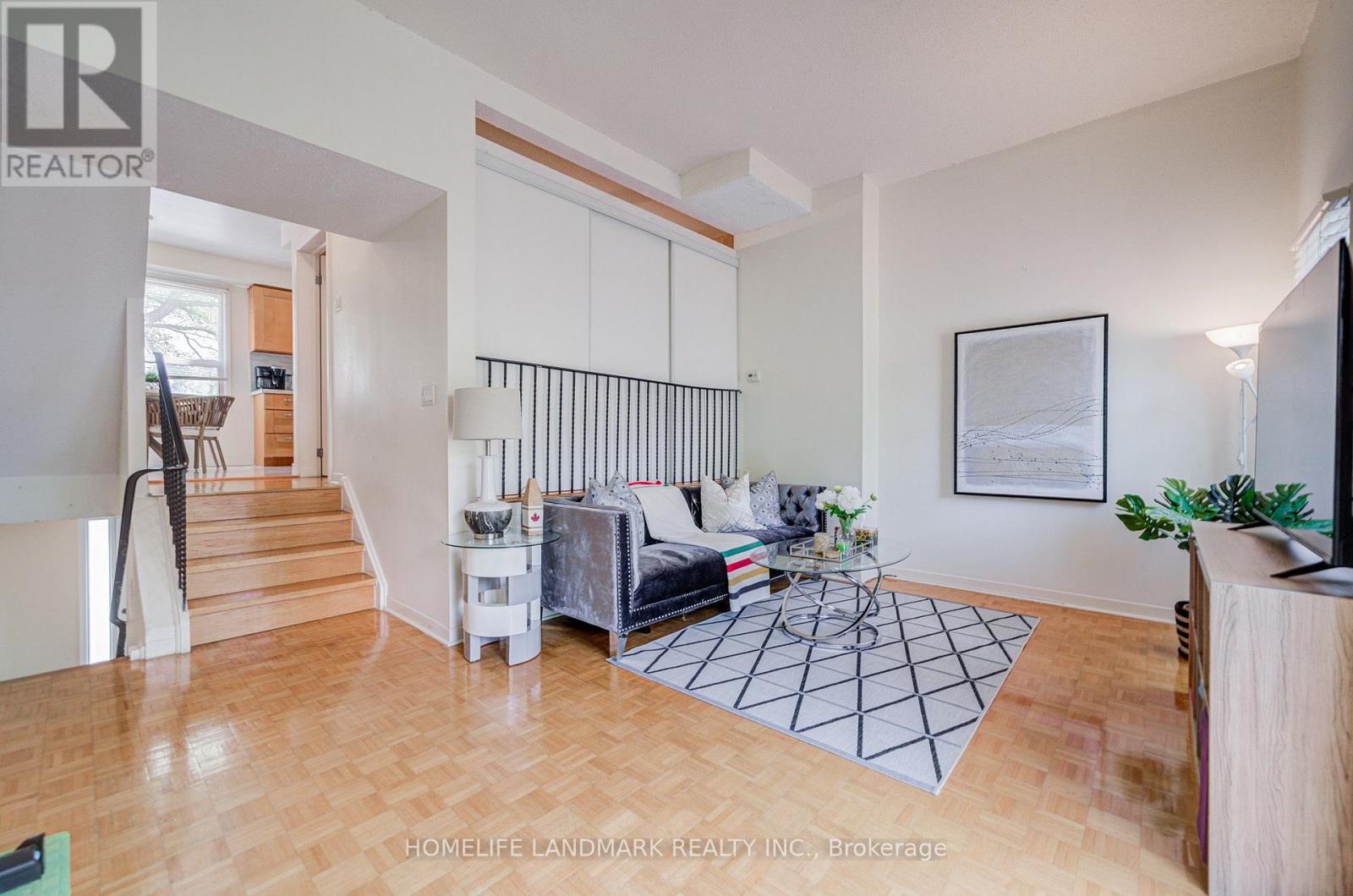 6 Thunder Grove, Toronto, Ontario  M1V 1V6 - Photo 4 - E13702718