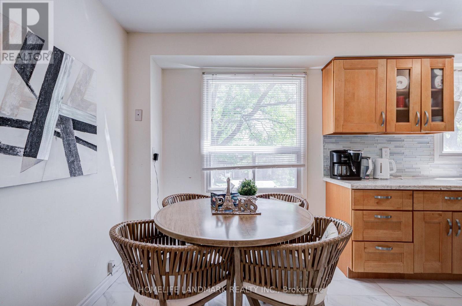 6 Thunder Grove, Toronto, Ontario  M1V 1V6 - Photo 7 - E13702718
