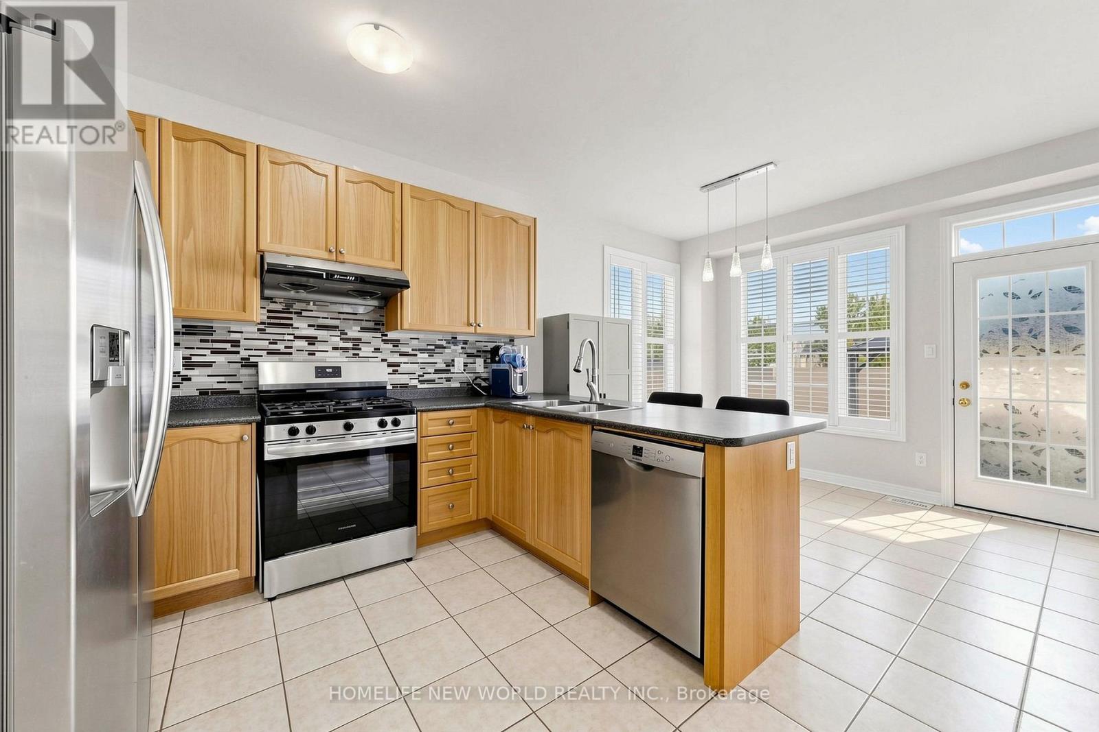 2 Lucida Court, Whitchurch-Stouffville, Ontario  L4A 1S1 - Photo 17 - N13702682