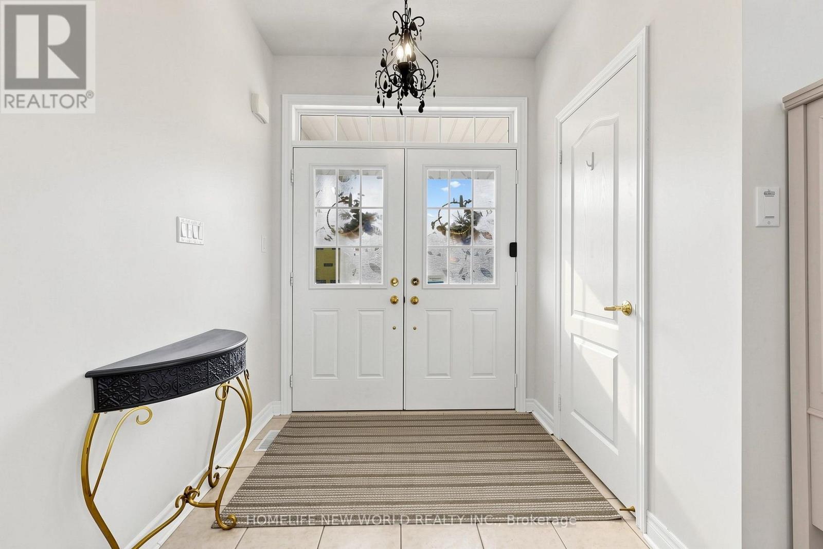 2 Lucida Court, Whitchurch-Stouffville, Ontario  L4A 1S1 - Photo 3 - N13702682