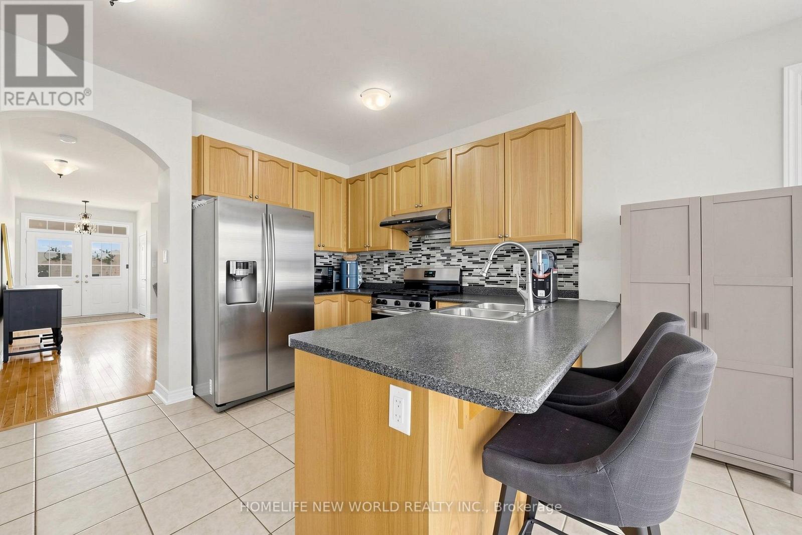 2 Lucida Court, Whitchurch-Stouffville, Ontario  L4A 1S1 - Photo 7 - N13702682