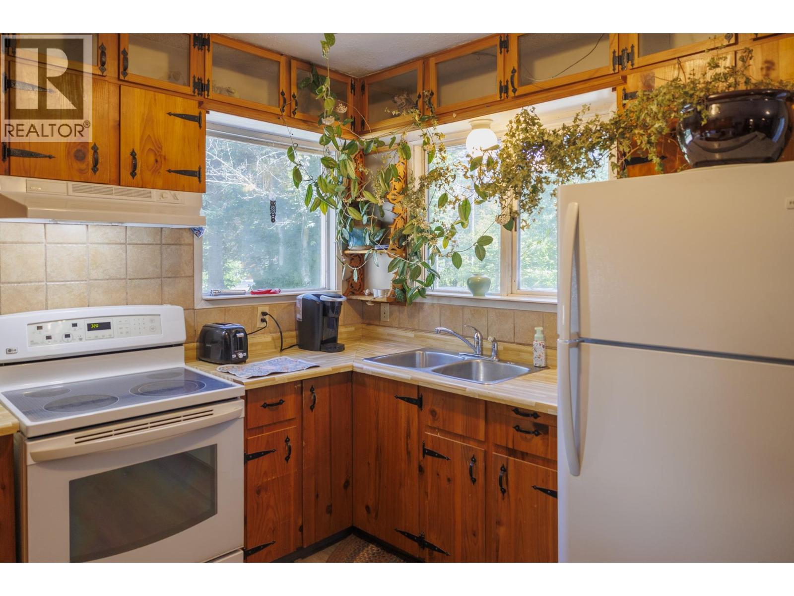 1475 Dorval Road, Mcbride, British Columbia  V0J 2E0 - Photo 19 - R3157950