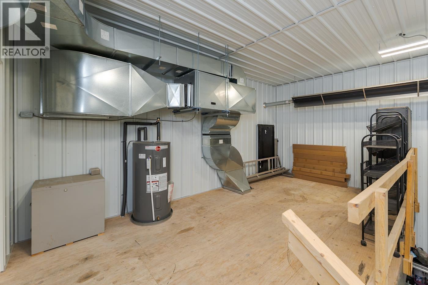 2050 Hart Highway, Prince George, British Columbia  V2K 2X6 - Photo 9 - C8081437