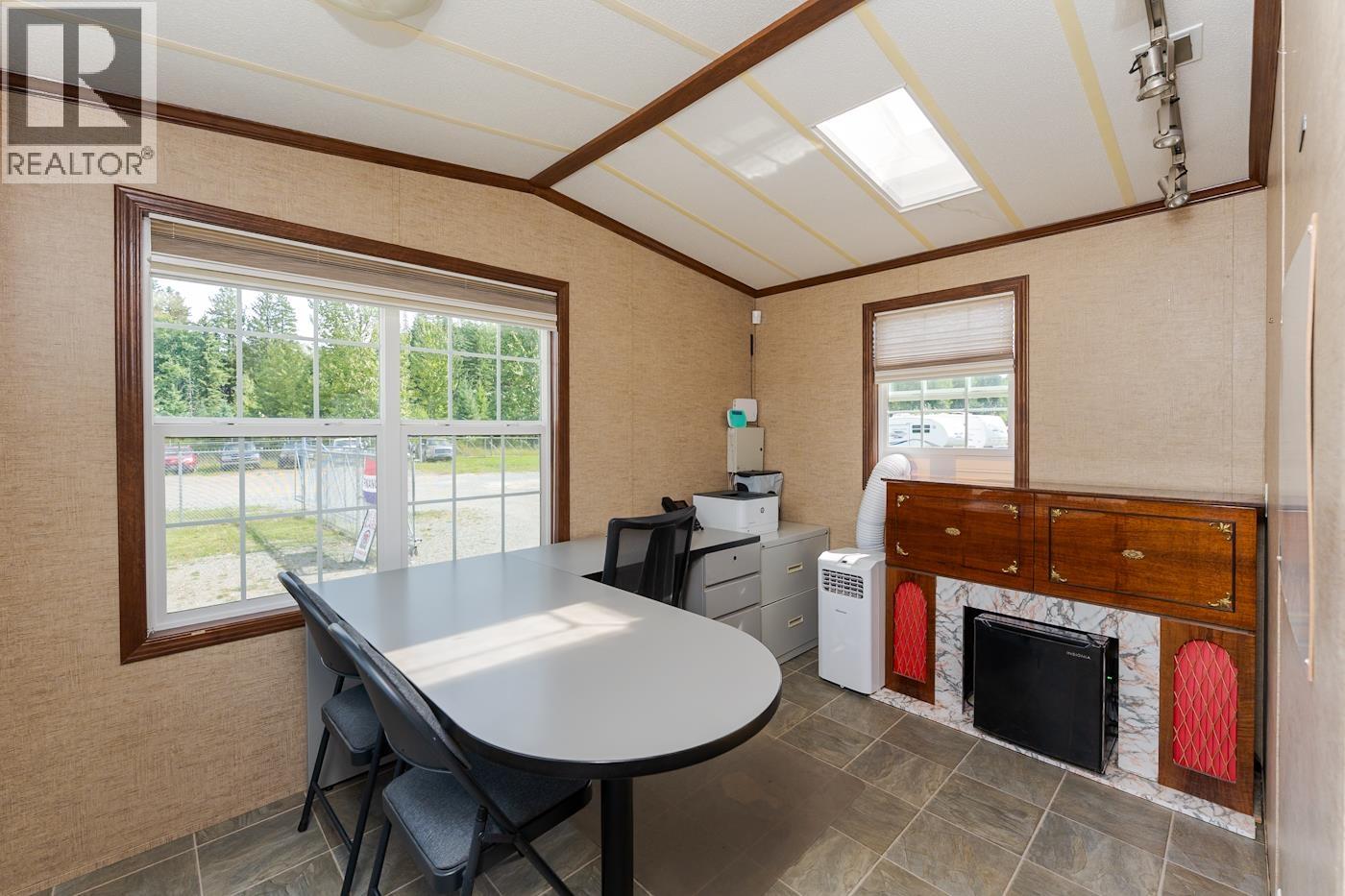 2050 Hart Highway, Prince George, British Columbia  V2K 2X6 - Photo 30 - C8081437