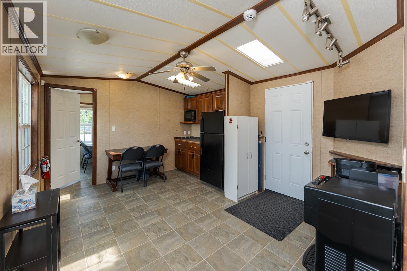 2050 Hart Highway, Prince George, British Columbia  V2K 2X6 - Photo 28 - C8081437