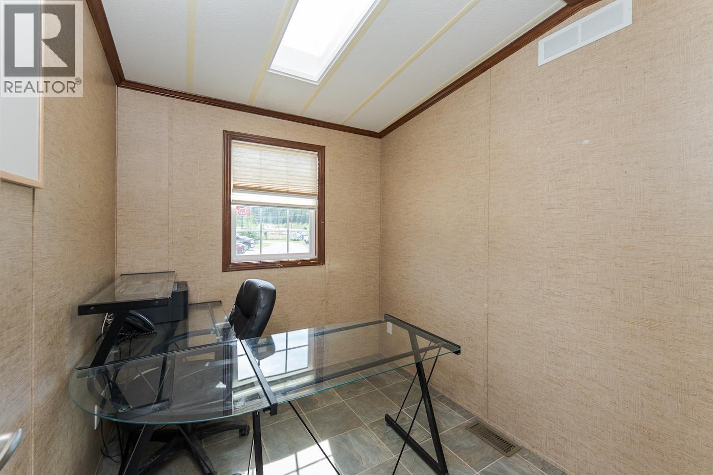 2050 Hart Highway, Prince George, British Columbia  V2K 2X6 - Photo 32 - C8081437