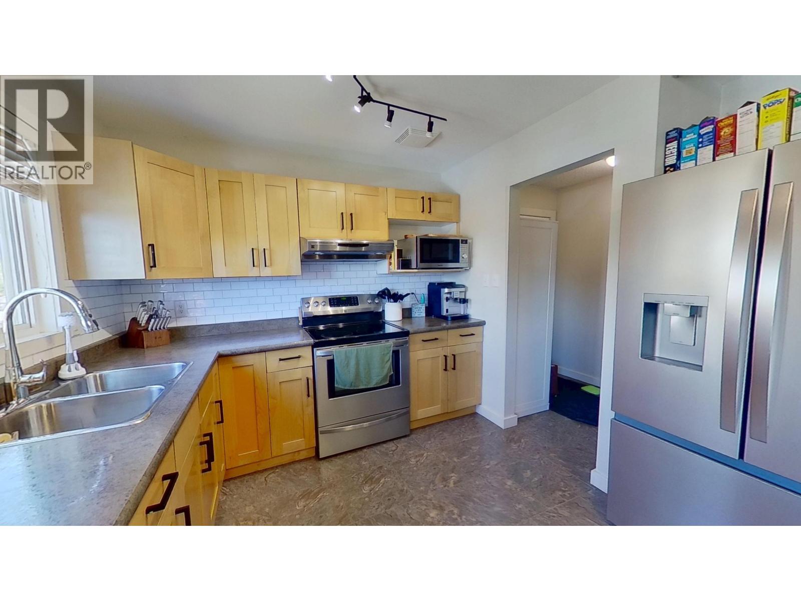 9203 88 Street, Fort St. John, British Columbia  V1J 5B3 - Photo 11 - R3157941