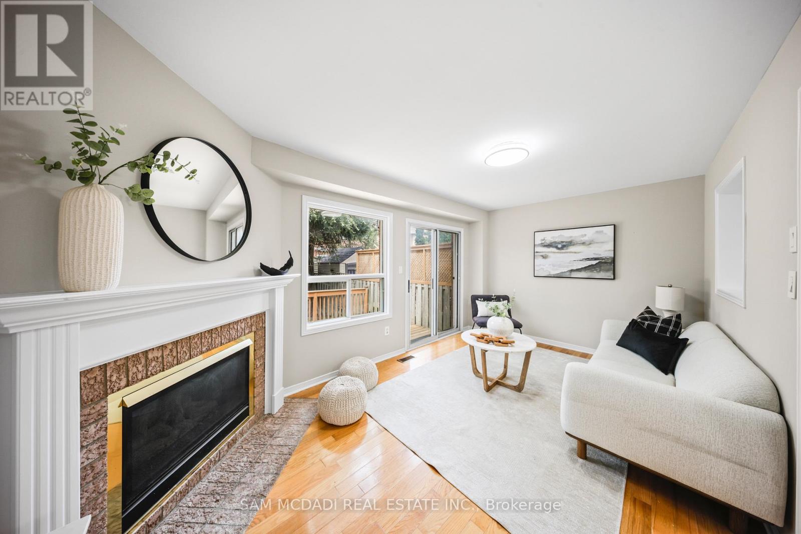 3847 Densbury Drive, Mississauga, Ontario  L5N 6Z3 - Photo 12 - W13702638